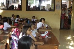 Hari Pertama Sekolah, Siswa SD di Kepulauan Seribu Masih Ditemani Orang Tua