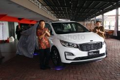 KIA Luncurkan Grand Sedona Bermesin Diesel