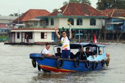 Astra International Arak Obor Asian Games 2018 di Kampung Wisata Al Munawar