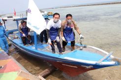 AkzoNobel Gelar Operasi Tangkap Plastik di Kepulauan Seribu
