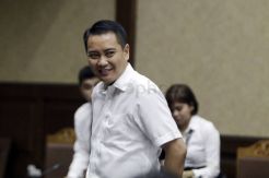 Anggota DPR Fayakhun Andriadi Jalani Sidang Perdana Kasus Suap Bakamla