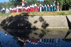 Upacara 17 Agustus di Tengah Bendungan Pleret Semarang