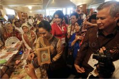 Menteri BUMN Tinjau Pasar Rakyat Nusantara