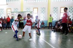 Coaching Clinic AIA Sepak Bola Untuk Negeri di Labuan Bajo