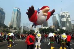 Parade Balon Raksasa Momo Asian Para Games 2018