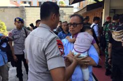 Mensos Kunjungi Korban Gempa Palu