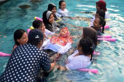 40 Ibu Hamil Ikuti Pelatihan Aqua Prenatal Yoga