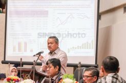 FPG DPR Gelar Seminar Strategi Menghadapi Pelemahan Nilai Tukar Rupiah