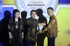 WOM Finance Raih Penghargaan Multifinance Awards