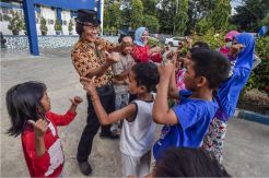 Kak Seto Berikan Trauma Healing Kepada Anak-anak Korban Gempa Palu