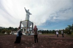 Menyusuri Jejak Kedamaian di Pulau Mansinam