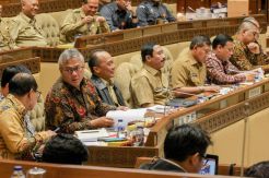 Komisi II DPR Gelar Rapat Evaluasi Pilkada Serentak