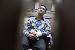 Jaksa KPK Tuntut Zumi ZOla 8 Tahun Penjara