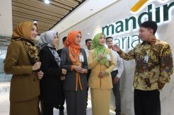 Mandiri Syariah Perkenalkan Tampilan Baru Frontliners