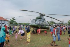 Hujan Deras, Helikopter TNI AD Mendarat Darurat di Pekalongan