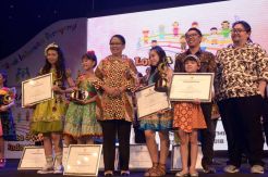 Lomba Anak Indonesia Menyanyi