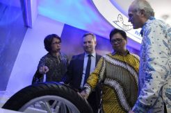 Menperin Airlangga Hertanto Resmikan Synthetic Rubber Indonesia