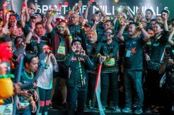 Menteri BUMN Lepas Peserta Glowing Night Run