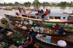 Meriahnya Pasar Terapung Lok Baintan Banjarmasin