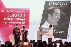 Peluncuran Buku Jokowi Menuju Cahaya