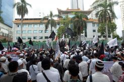 Aksi Bela Muslim Uighur di Kedubes Cina