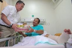 Direktur BPJSTK Krishna Syarif Kunjungi Korban Tsunami