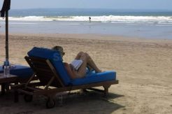 Wisatawan Rayakan Malam Tahun Baru di Bali