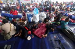 Korban Tsunami Tempati Posko Pengungsian GOR Kalianda Lampung Selatan