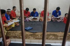 Puluhan Tahanan Ikuti Doa Bersama di Polresta Pekalongan