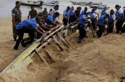 Peringati Hari Dharma Samudera, Lantamal VII Bersih-Bersih Pantai