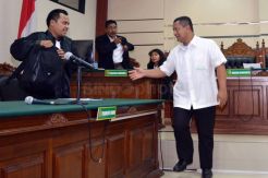 Bupati Mojokerto Mustofa Kamal Pasa Divonis 8 Tahun Penjara