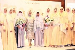 IM Syari X Dhini Aminarti, Kolarobasi Cantik dalam Busana Muslim