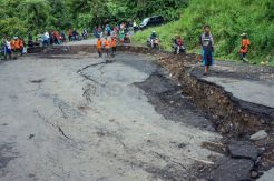 Jalan Penghubung Kabupaten Pekalongan dan Banjarnegara Ambles