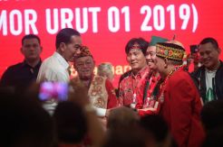 Capres Jokowi Hadiri Deklarasi Dkkungan Masyarakat Dayak Se-Indonesia