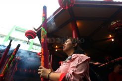 Sembahyang Sambut Tahun Baru Imlek 2570 di Vihara Dharma Bhakti Glodok