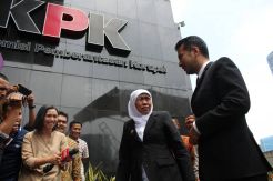 Khofifah dan Emil Sambangi KPK