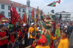 Aksi Para Tatung Dalam Parade Kebudayaan Nusantara di Kota Tua