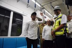 Menaker Tinjau Kesiapan MRT