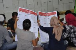 KPU Medan Libatkan 250 Pekerja untuk Pelipatan Surat Suara