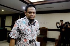 Panitera Pengadilan Tipikor Medan Helpandi Dituntut 8 Tahun Penjara