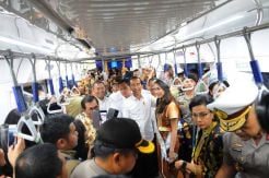 Presiden Jokowi Mencoba MRT Jakarta