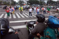 Pesan #SelamatDiJalan Tampil Hidup Di Zebra Cross