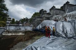 Antisipasi Longsor Susulan Makam Raja Mataram