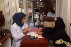 Ratusan Warga Nikmati Layanan Pengobatan Gratis Rail Clinic