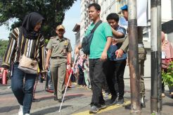 Sosialisasi Ubin Pemandu untuk Tunanetra