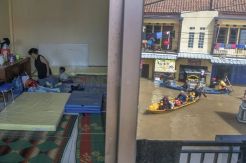 Sungai Citarum Meluap, Kawasan Dayeuhkolot Terendam Banjir