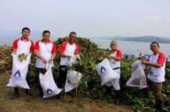 Peringati Hari Air, Direksi PJT II Bersih-Bersih Waduk Jatiluhur