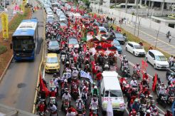 Massa Pendukung Jokowi-Maruf Amin Konvoi Menuju Stadion GBK