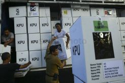KPU Kota Batam Distribusikan Logistik Pemilu