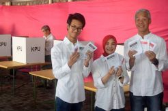 Nyoblos Pemilu, Ganjar Pranowo Gowes Menuju TPS